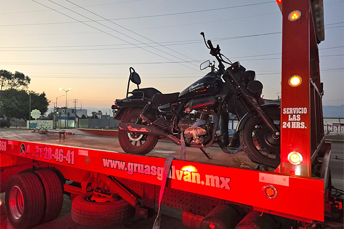 Accidente de moto en el Periférico de [Ciudad/Estado] deja dos heridos