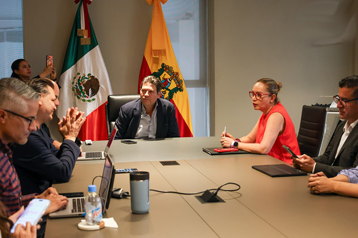 Alfonso Martínez y Yarabí Ávila abordan adeudo al OOAPAS en Morelia
