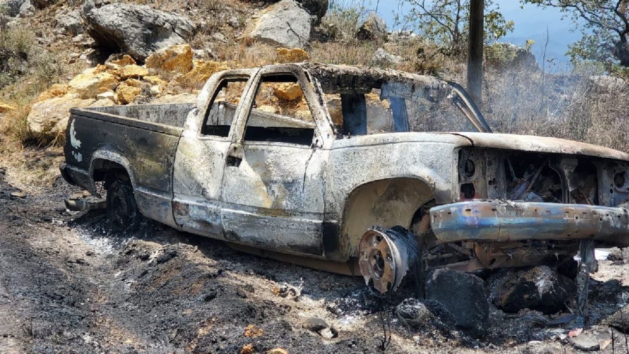 Asesinato de trabajadores triquis y quema de vehículo en Oaxaca presuntamente paramilitar
