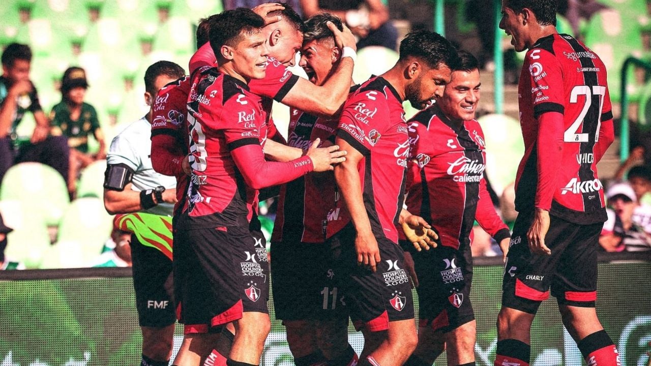 Atlas derrota a Santos y complica a Tigres en la Liguilla