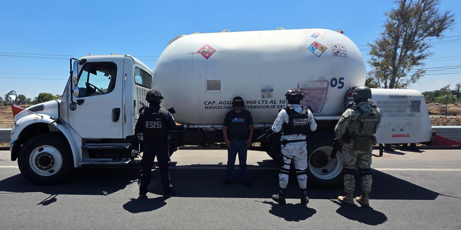 Capturan a hombre y aseguran pipa con 11 mil litros de gas LP en Celaya