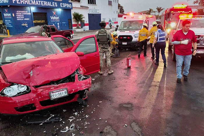 Cuatro heridos en choque en la Morelia-Pátzcuaro, cerca de Cointzio