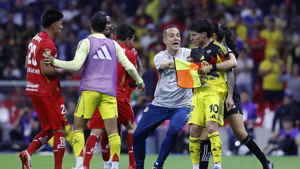 Decisions tras América-Toluca: Helinho suspendido tres juegos, multas y más