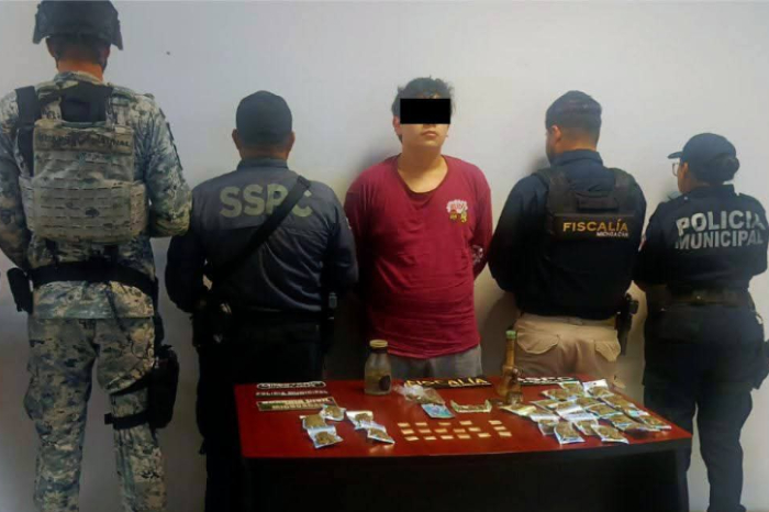 Desmantelan narcotienda en Uruapan; un detenido de 19 años arrestado
