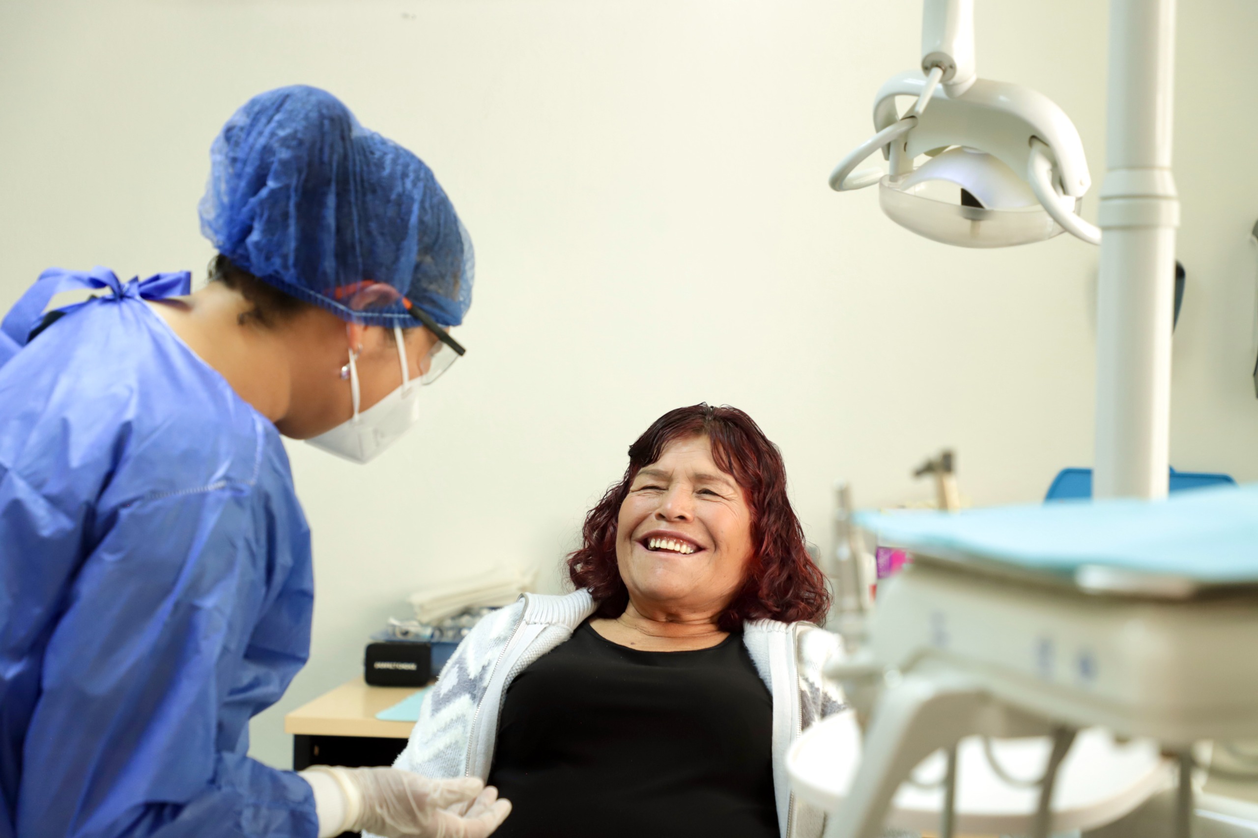 DIF Estatal de Veracruz ofrece consultas dentales para personas mayores.