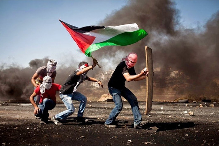 Enfrentamientos en Roma por banderas de Israel y Ucrania