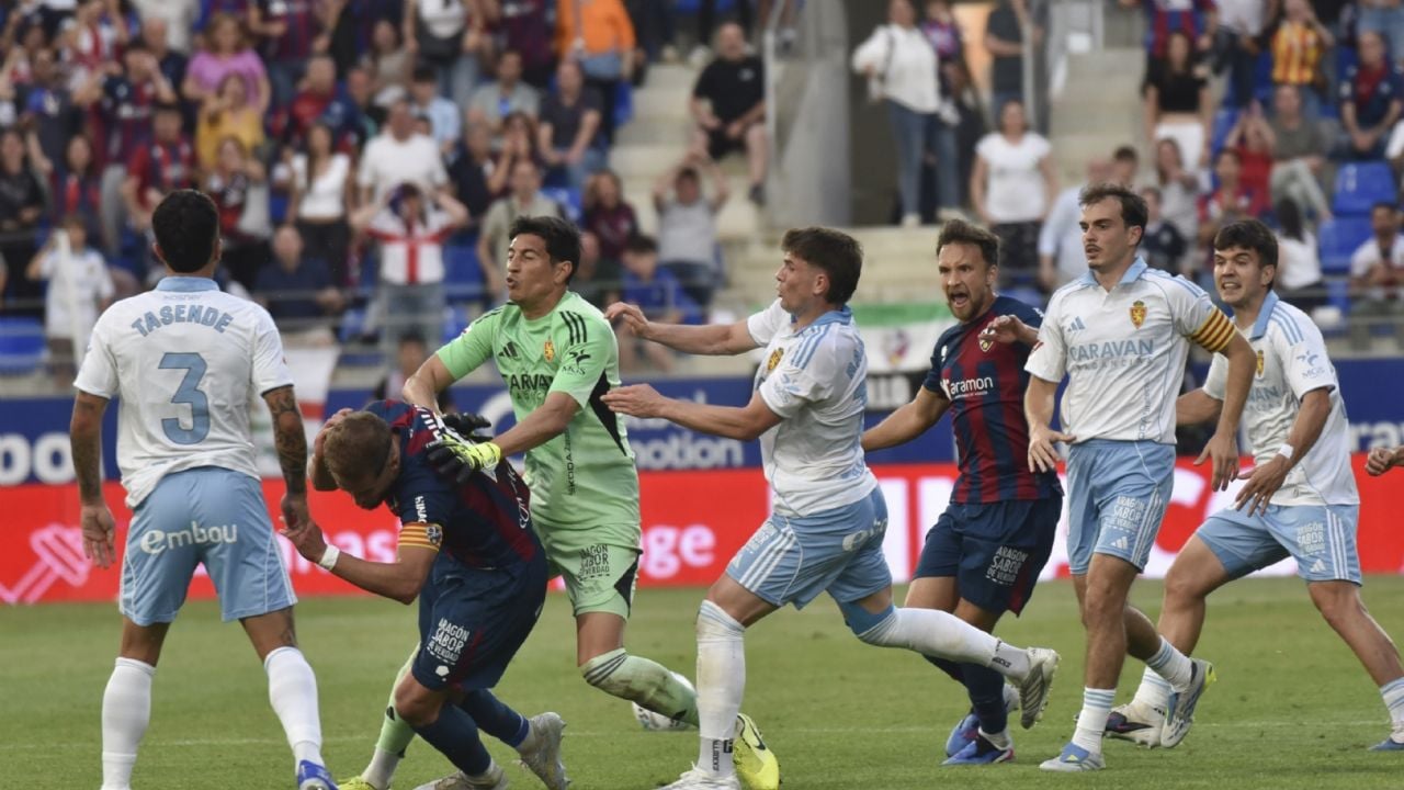 Esteban Andrada, ex-Rayados, suspendido 13 partidos por agresión en España