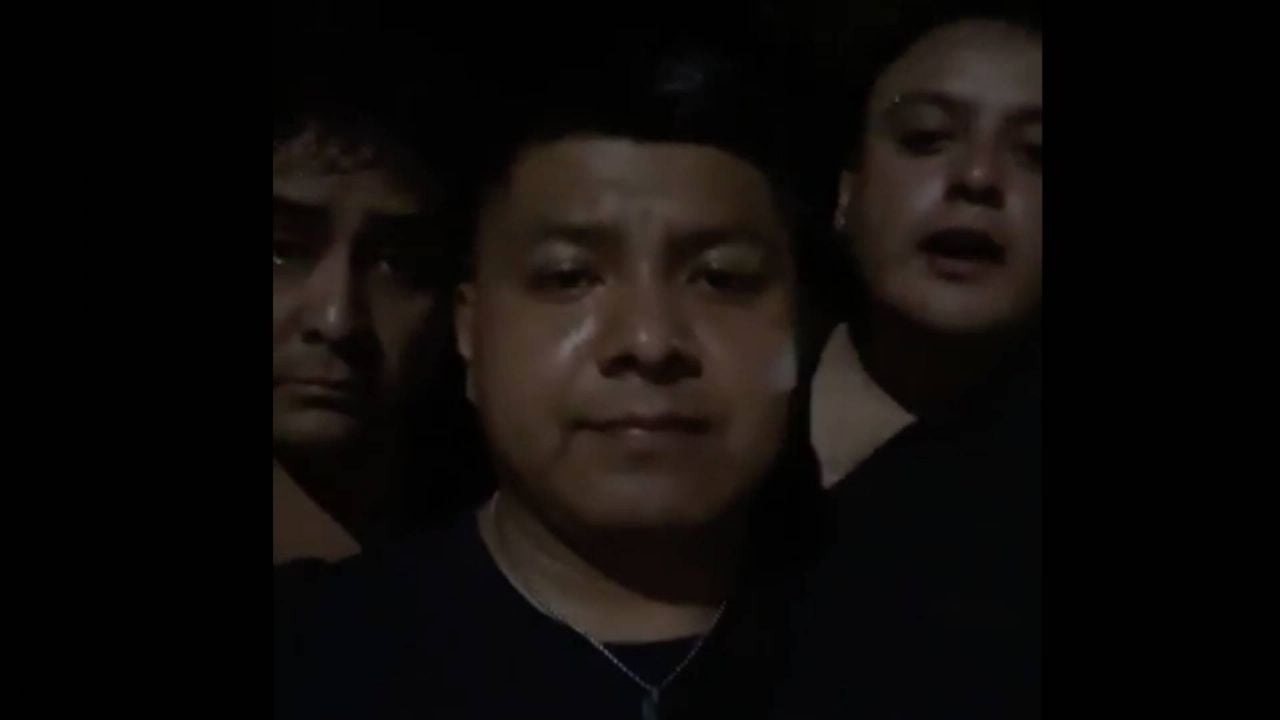 Habitantes de Hidalgo retienen a grupo musical por retraso en presentación