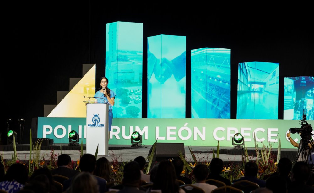 Inauguración de la Sala C5 en el Poliforum de León, Guanajuato