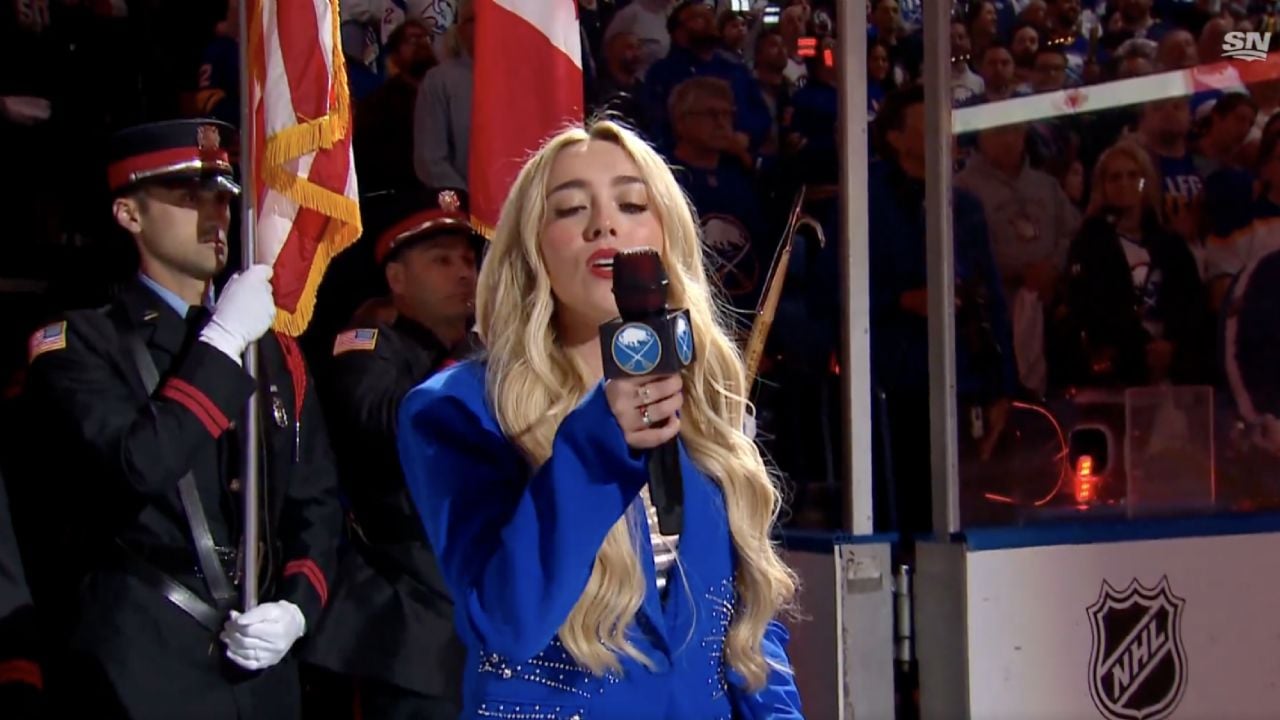 La multitud canta a capela el himno de Canadá tras fallo de micrófono en Buffalo