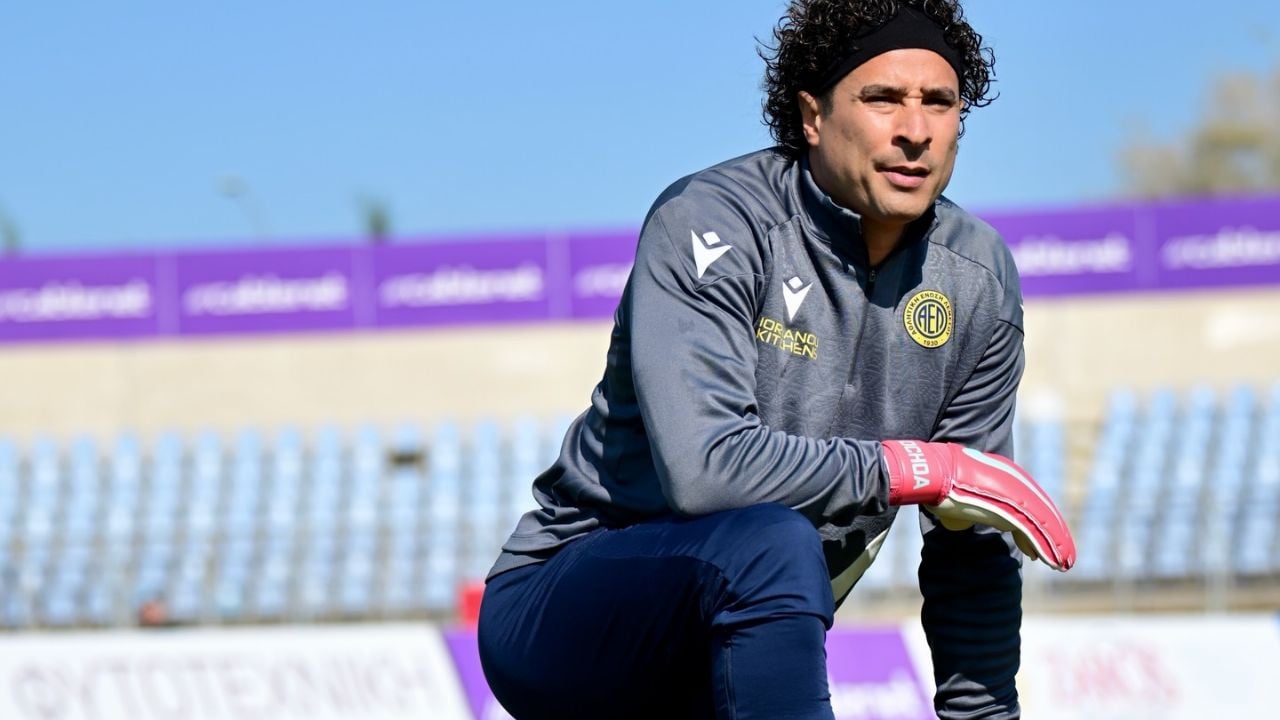 Memo Ochoa sufre error clave en derrota y eliminación en Copa de Chipre