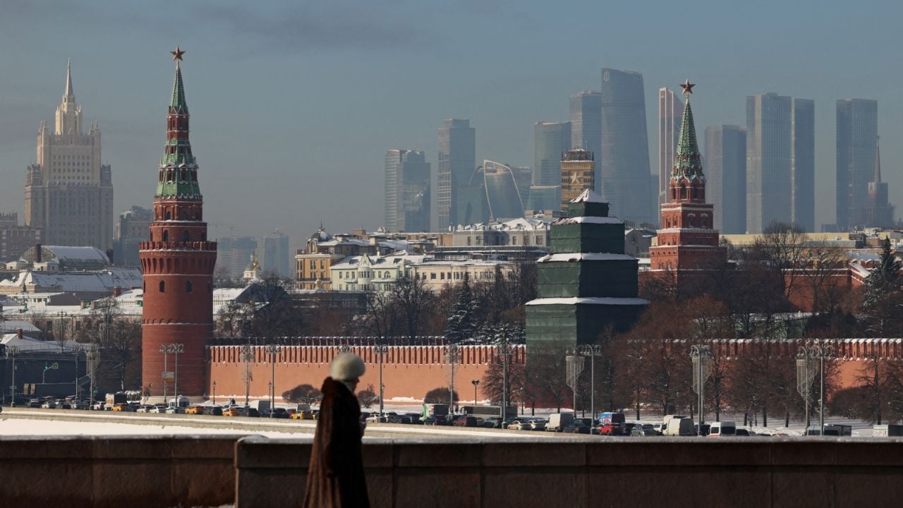 Mujer alemana arrestada en Rusia con explosivo en su mochila