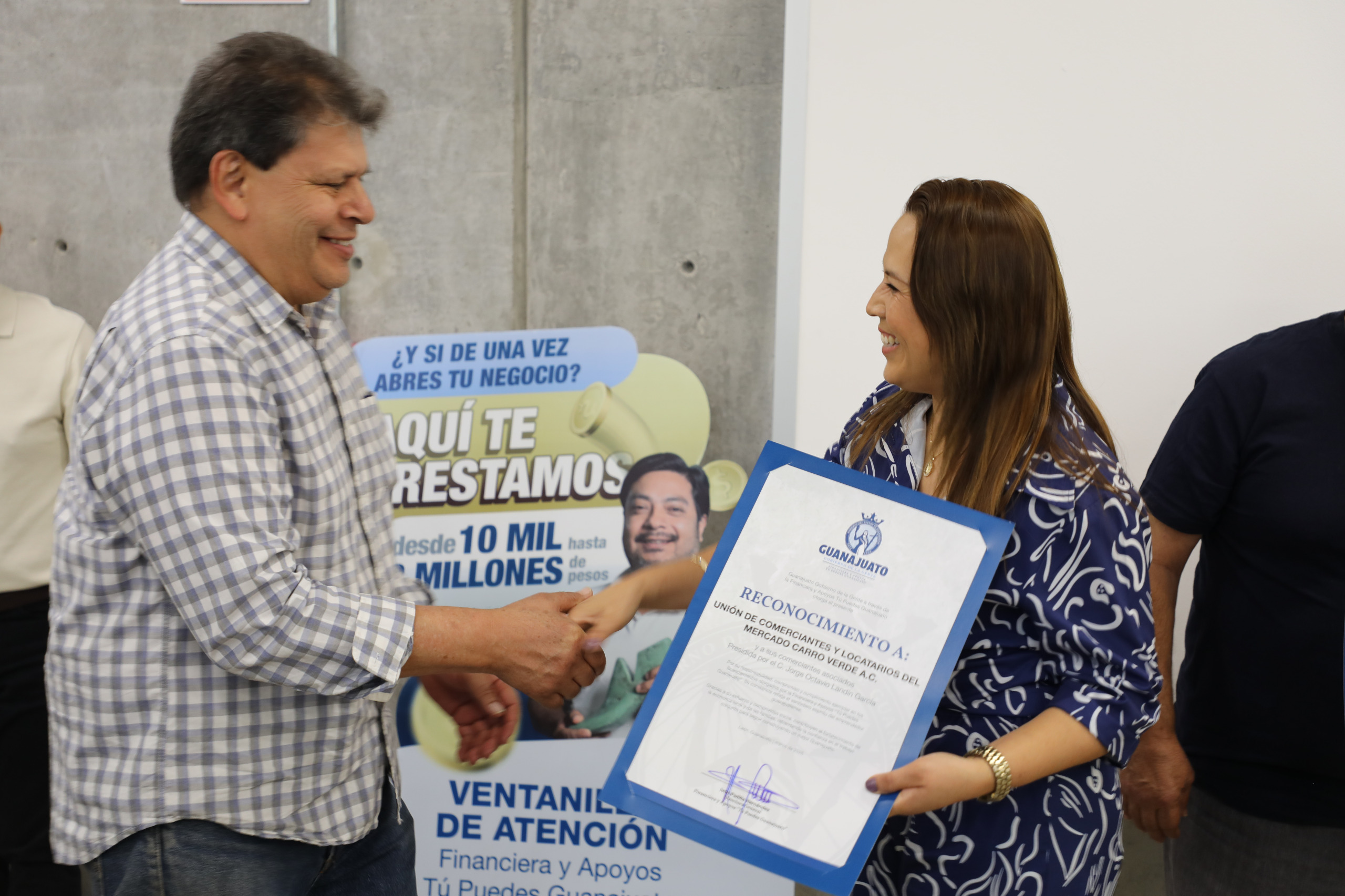 Tú Puedes Guanajuato reconoce a comerciantes cumplidores en evento oficial.