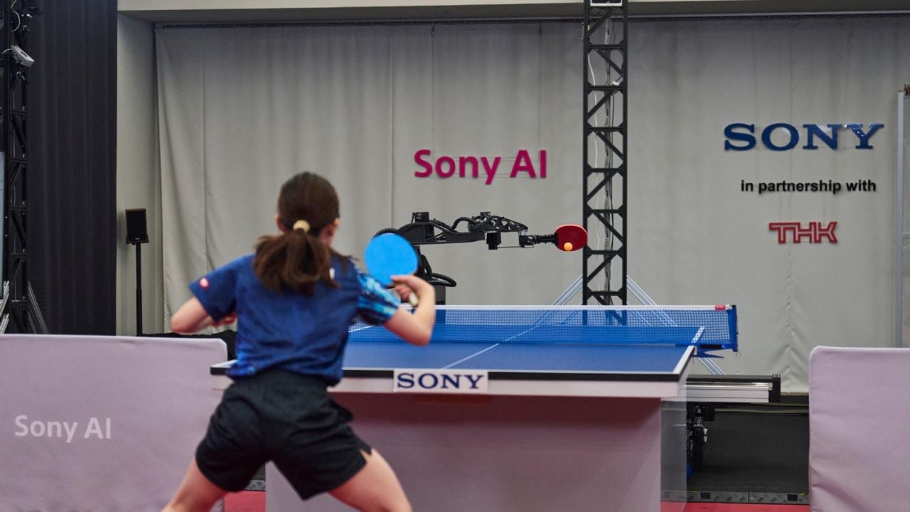 Un robot con inteligencia artificial gana a profesionales del ping-pong
