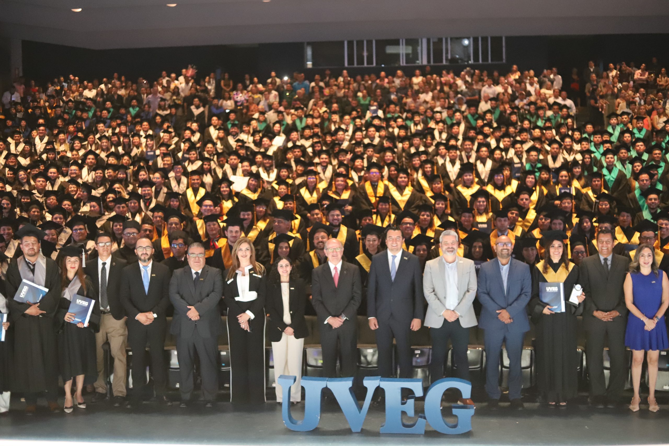UVEG celebra graduación de más de 2,300 estudiantes en Irapuato