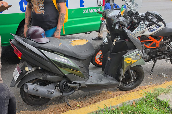 Accidente de moto deja a joven herido en la avenida Juárez, Zamora.