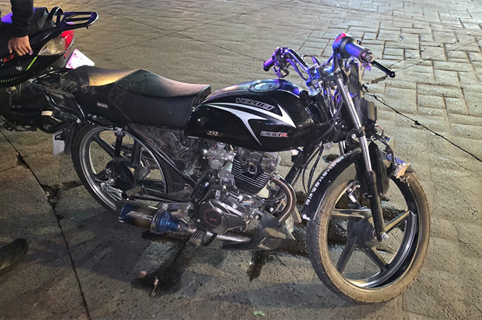 Adolescente herida tras accidente de moto en glorieta de Zamora