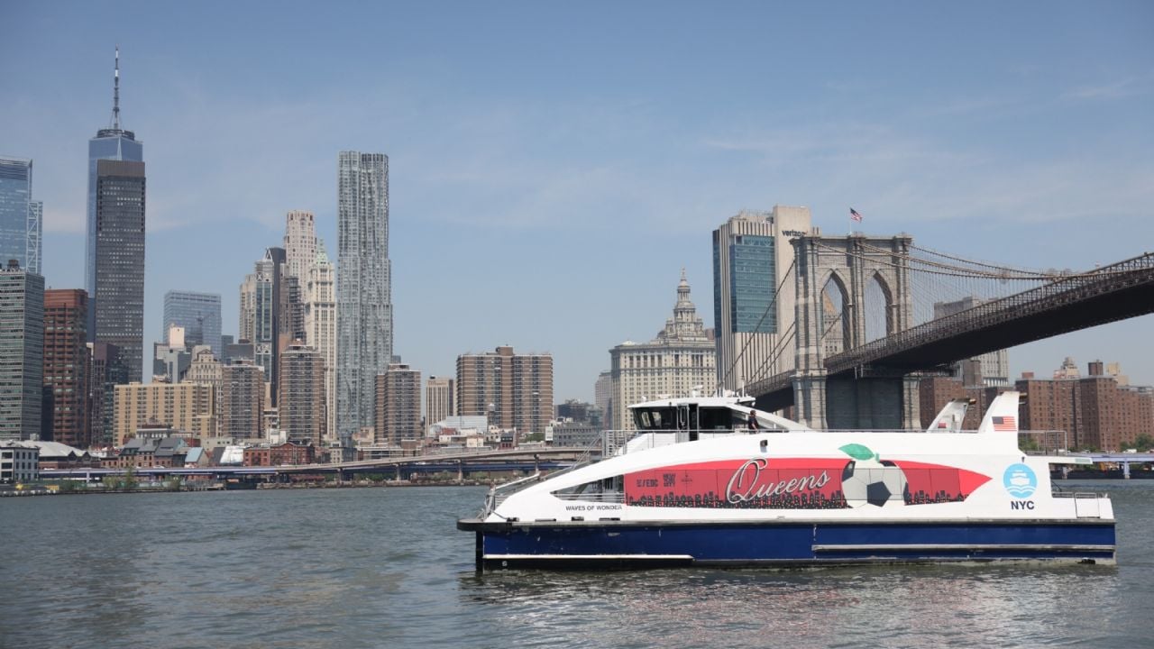 Alcalde de Nueva York presenta nuevo servicio de ferry para el Mundial 2026