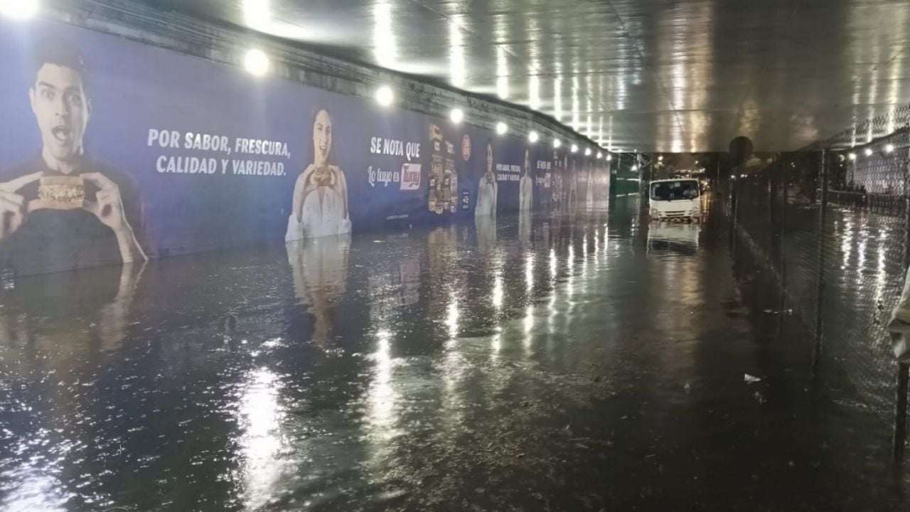 Alerta roja por lluvias intensas y inundaciones en tres alcaldías de CDMX