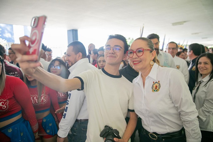 Alta demanda de nuevo ingreso en bachillerato nicolaita en Michoacán