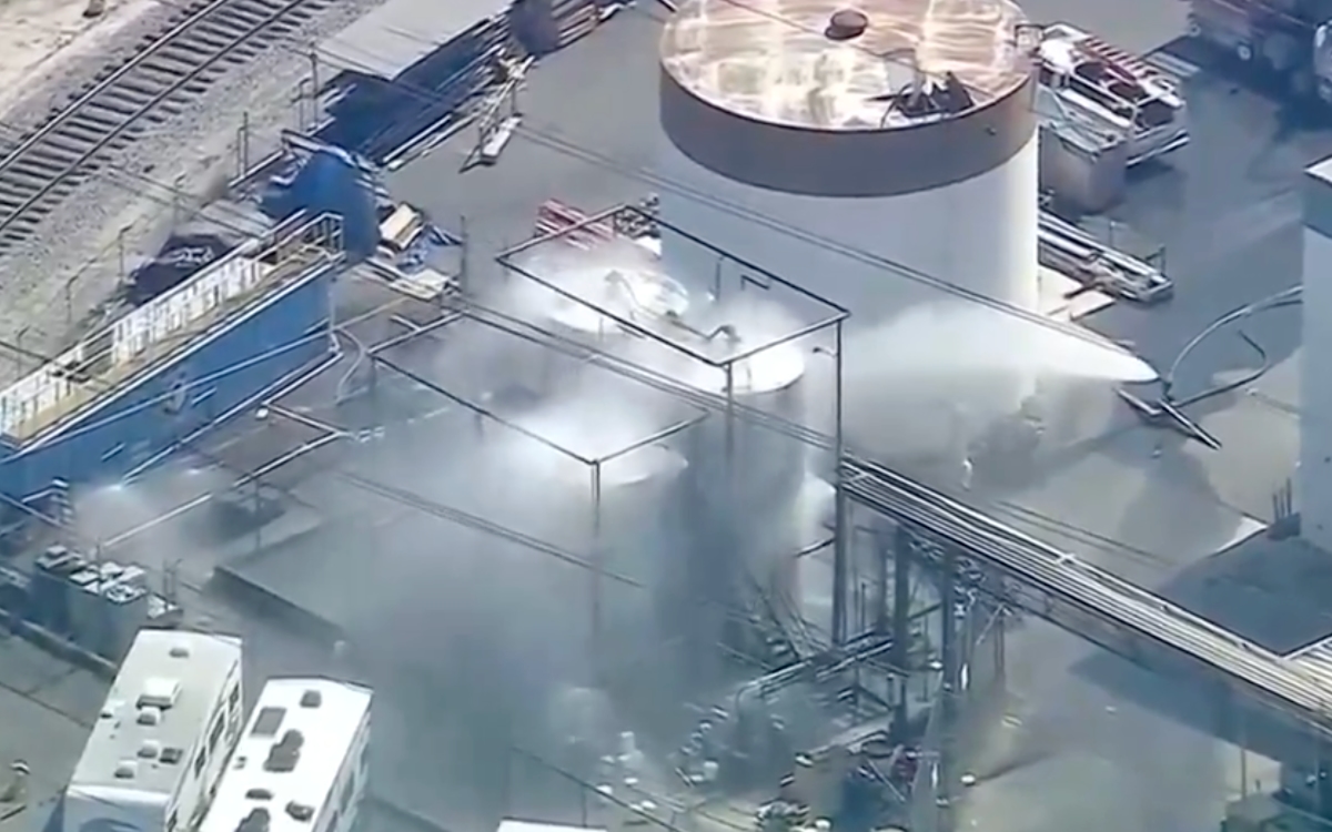 California: Evacuación de 40,000 personas por fuga química significativa