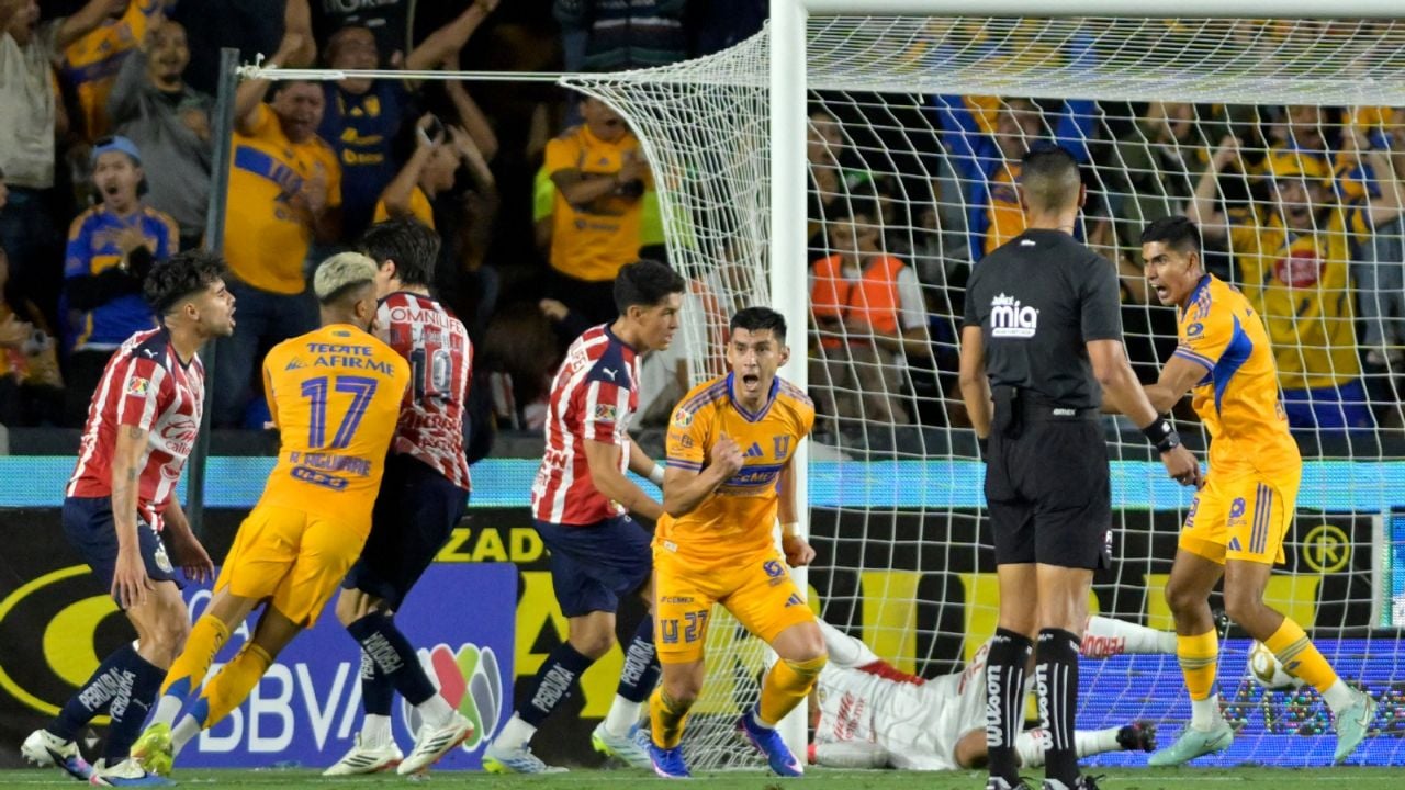 Chivas cae ante el Tri y se complica su clasificación a Liguilla