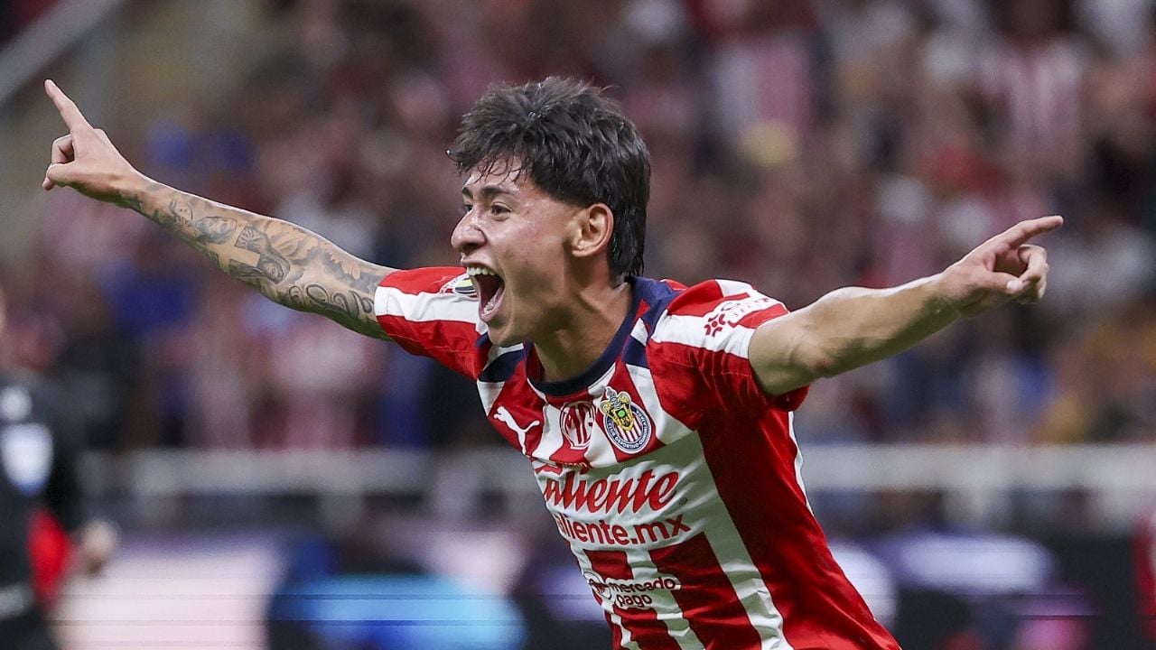 Chivas remonta a Tigres y avanza a Semifinales con Santiago Sandoval