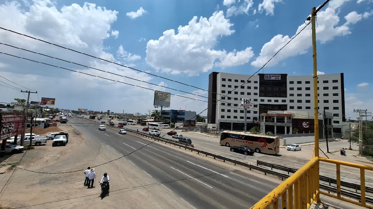Cierra nuevamente carretera 45 León-Irapuato; apertura estimada para lunes