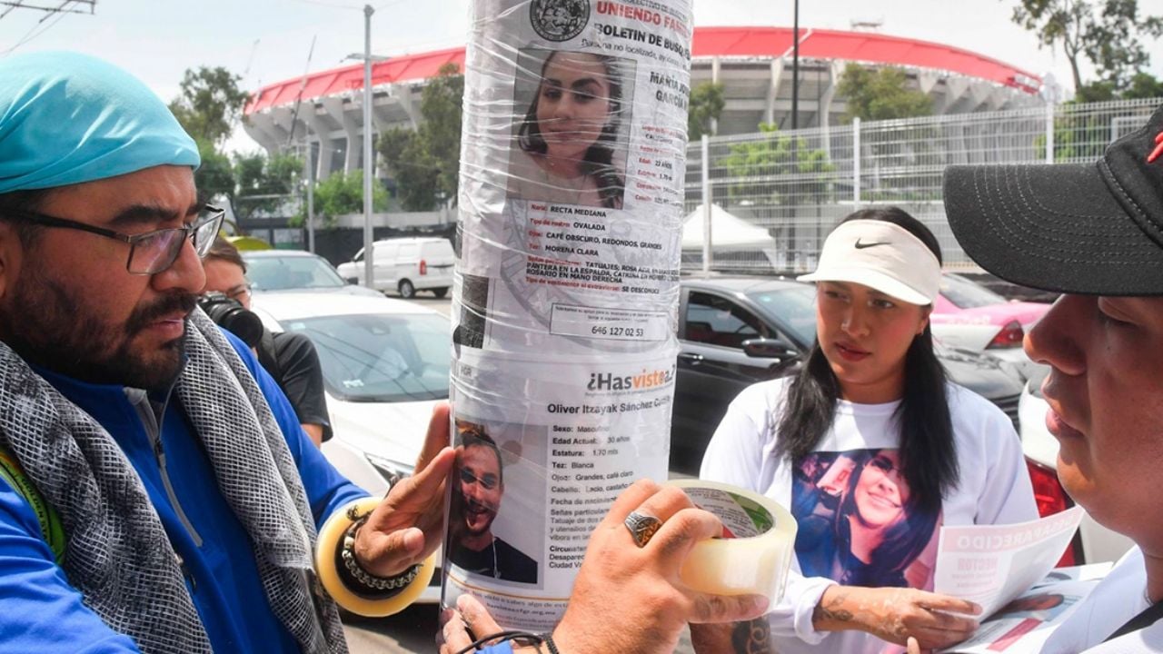 Colectivos en CDMX denuncian retiro de fichas de desaparecidos en Estadio Banorte