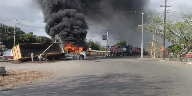 Colima: Bloqueos tras enfrentamiento deja un muerto y dos heridos