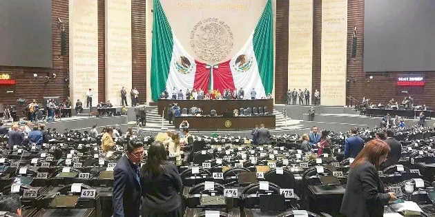 Comisión Permanente del Poder Legislativo convoca periodo extraordinario en [Ciudad, Estado]