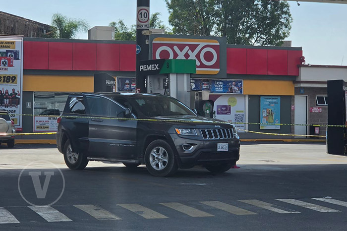 Conductor herido de bala busca ayuda en gasolinera de [Ciudad/Estado]