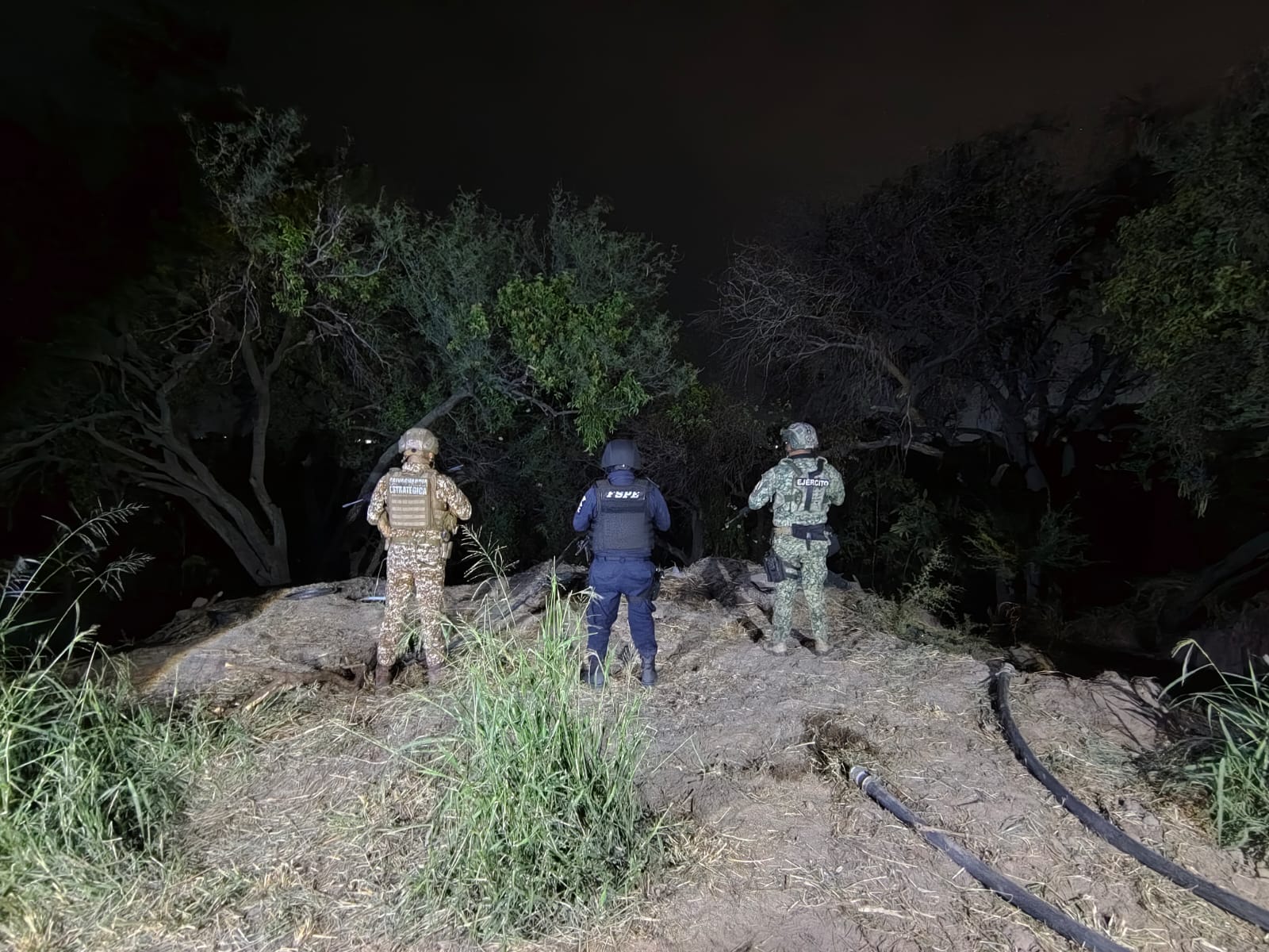 Cortázar asegura toma clandestina y 25 mil litros de gasolina