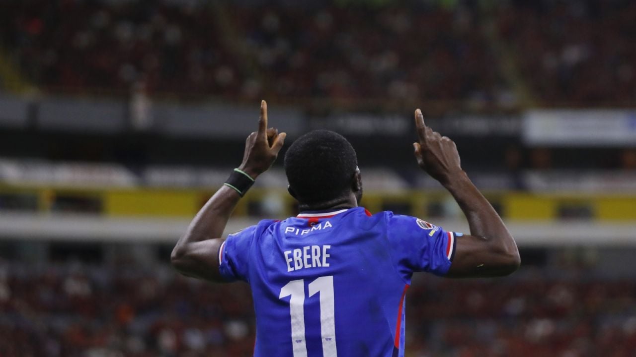 Cruz Azul avanza a Semifinales tras doblete de Ebere ante Atlas