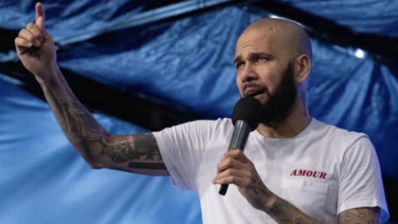 Dani Alves ofrece discurso como predicador ante 40 mil personas tras su liberación