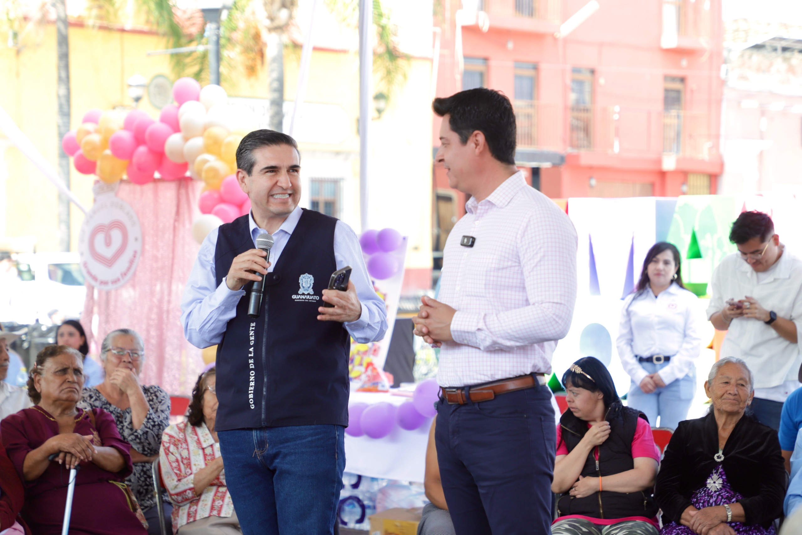 DIF Estatal implementa atención integral a familias en Manuel Doblado, Guanajuato.