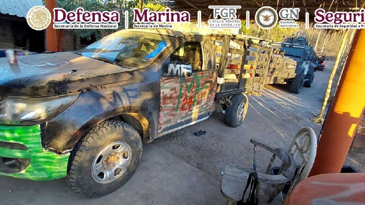 Dos hombres armados abatidos y uno detenido en Sinaloa tras enfrentamiento.