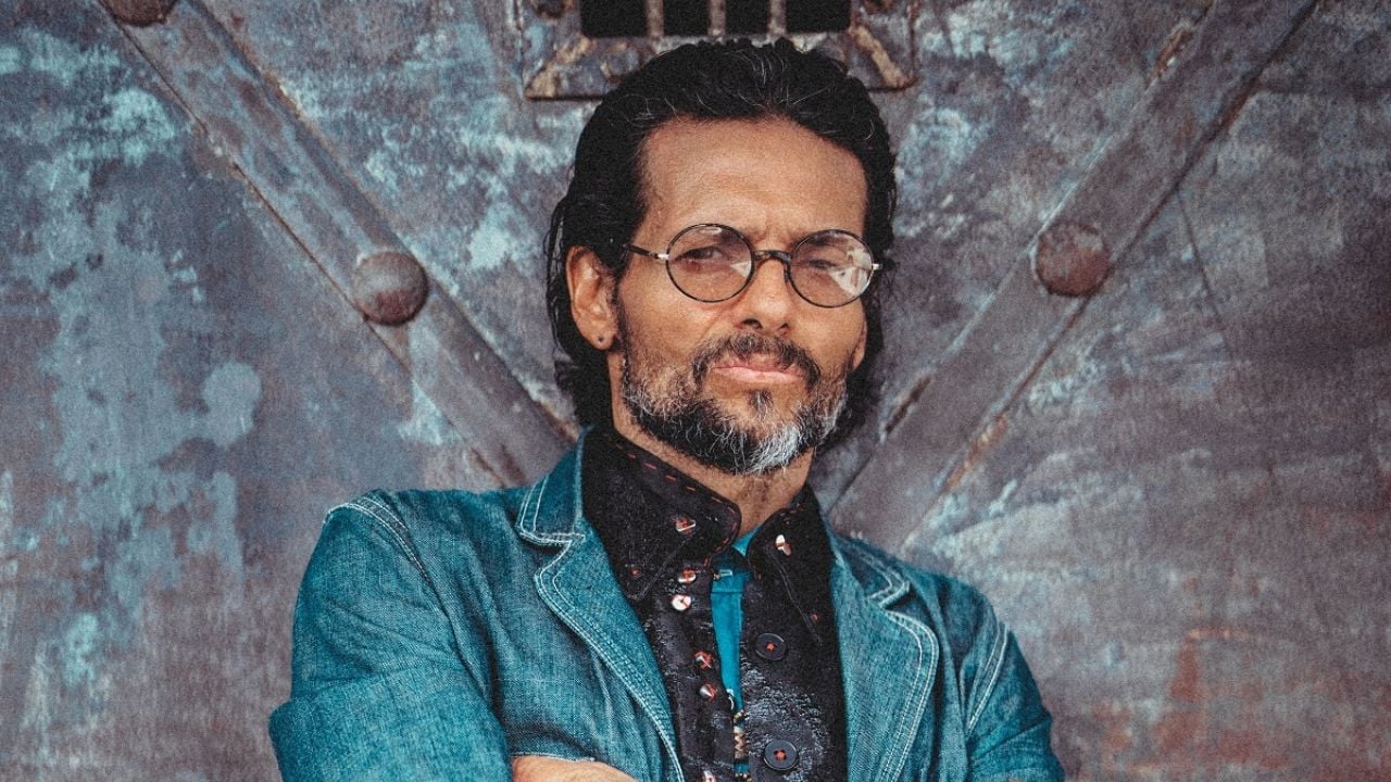 Draco Rosa lanza su nuevo disco en vinilo "Olas de Luz"