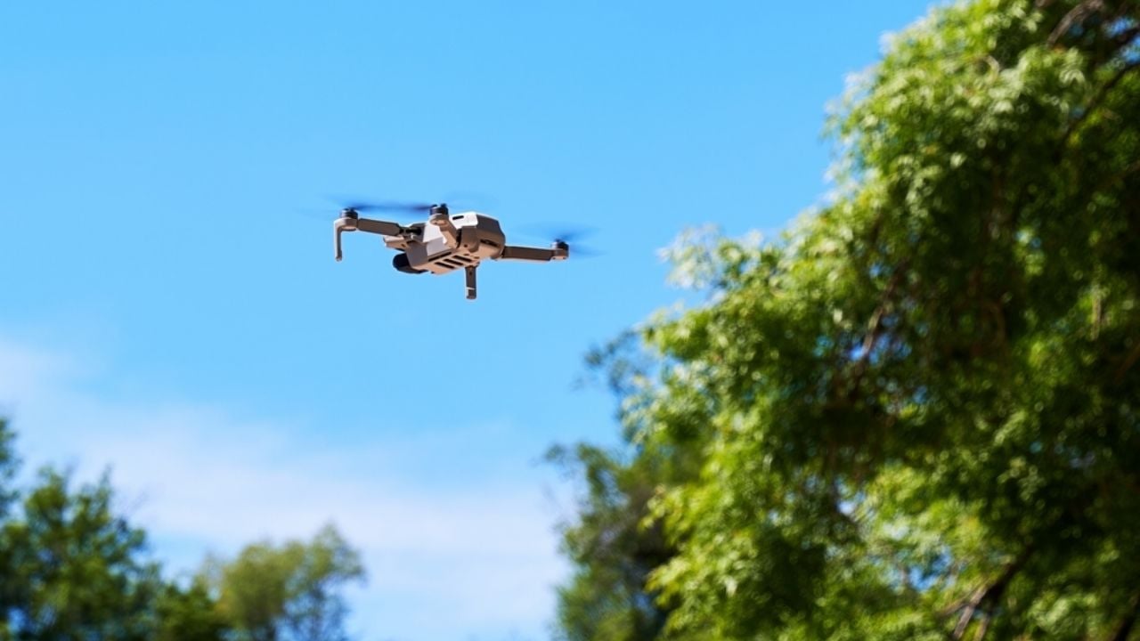 Dron sobrevuela "carnita asada" en Culiacán y se desploma inesperadamente