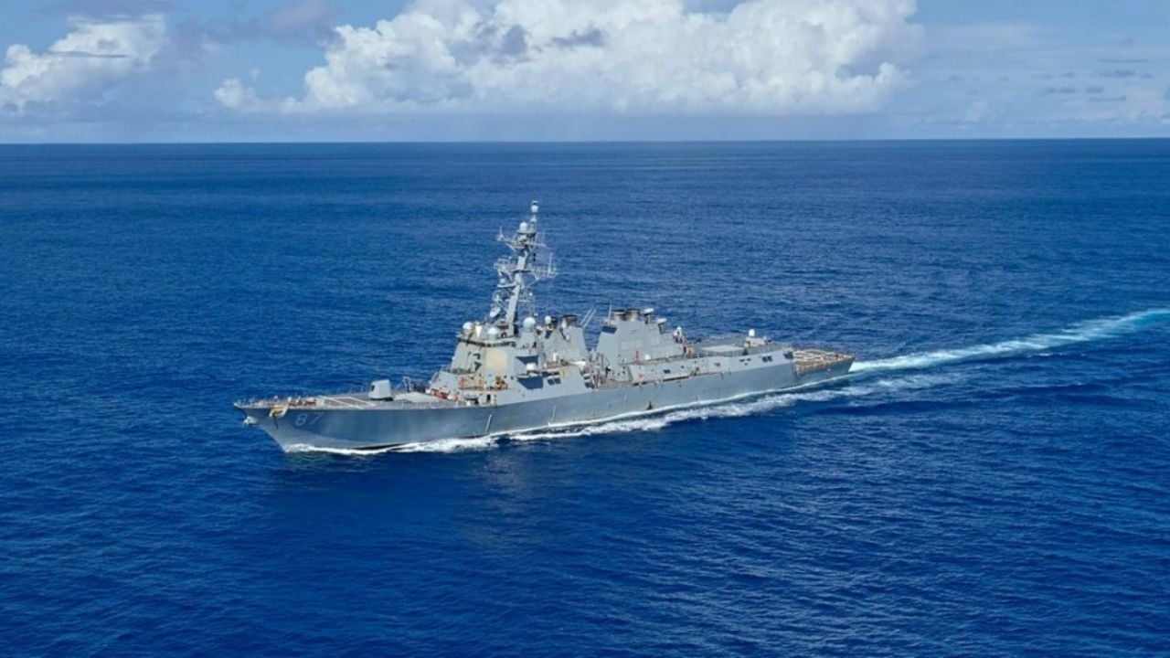 Estados Unidos informa sobre desvío de 48 embarcaciones en el estrecho de Ormuz