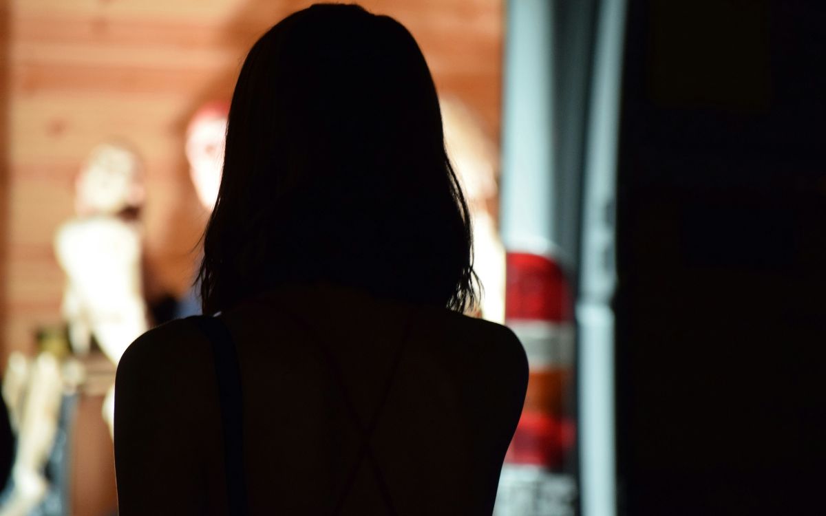 Estados Unidos solicita 10 años de prisión por caso de prostitución forzada