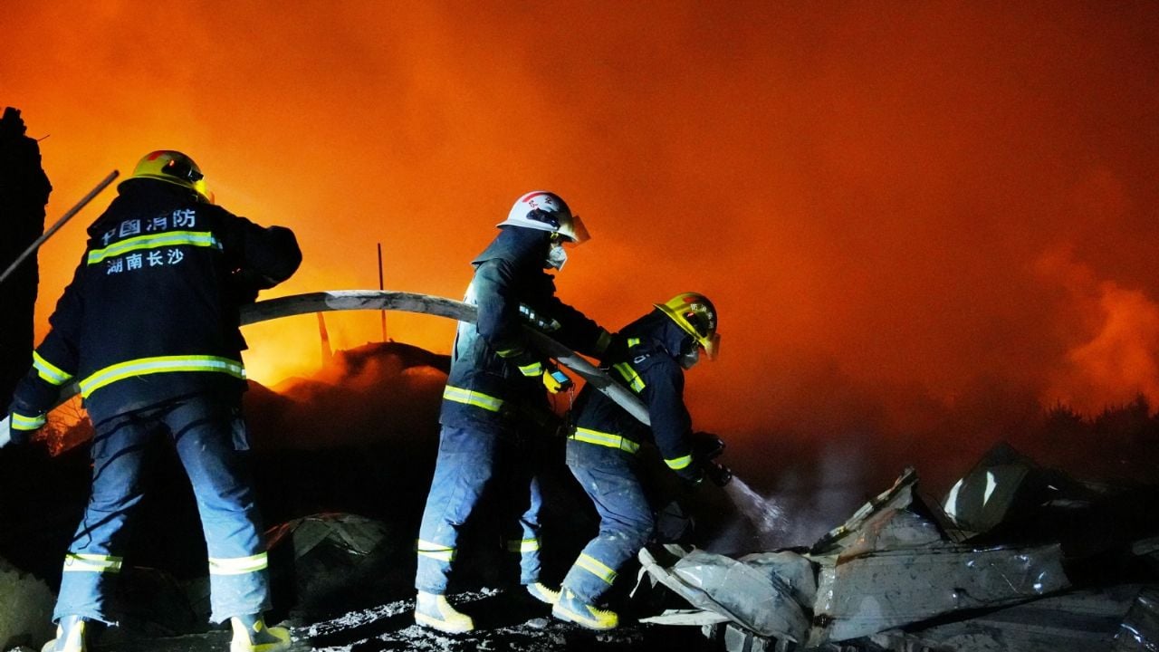 Explosión en fábrica de pirotecnia en China deja 21 muertos y 60 heridos