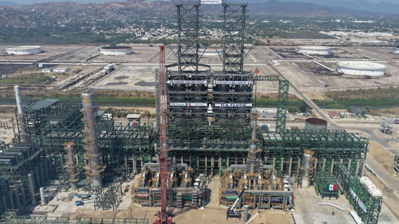 Fallece trabajador tras explosión en refinería de Salina Cruz, Pemex confirma