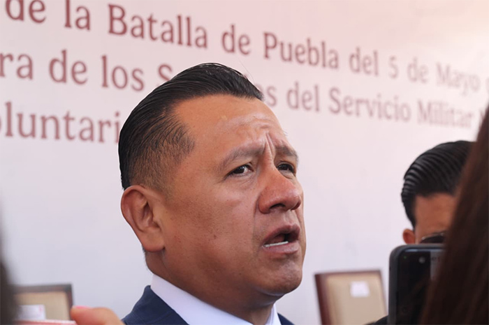 FGE solicita celular de Carlos Manzo; analiza dispositivos de 20 funcionarios en [Ciudad/Estado]