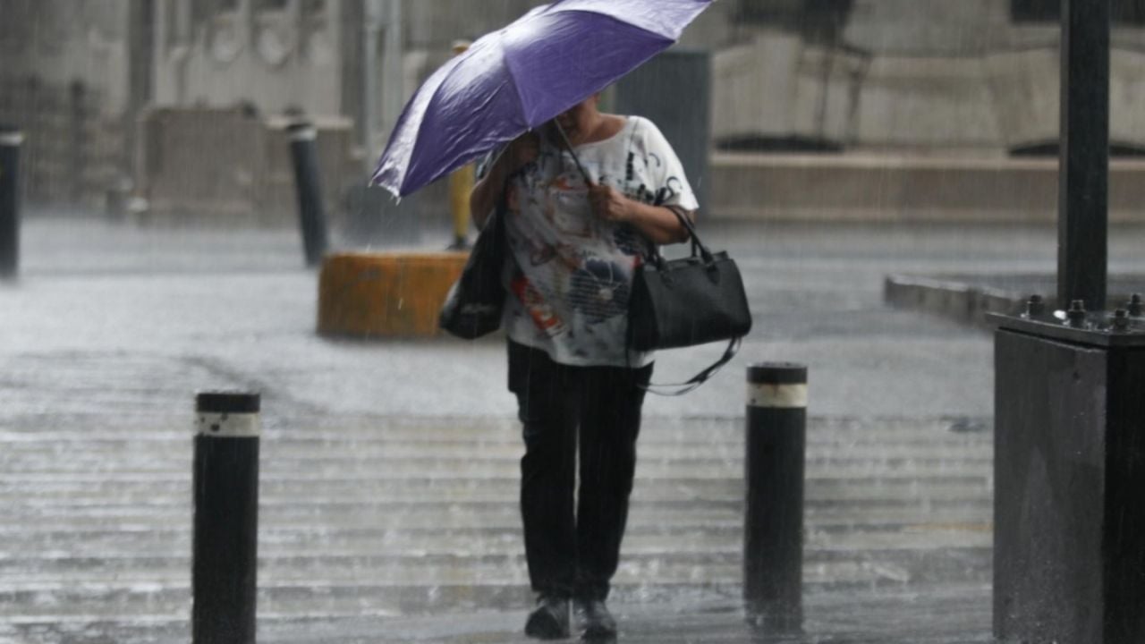 Fuertes lluvias y granizo afectan diversas alcaldías de la CDMX