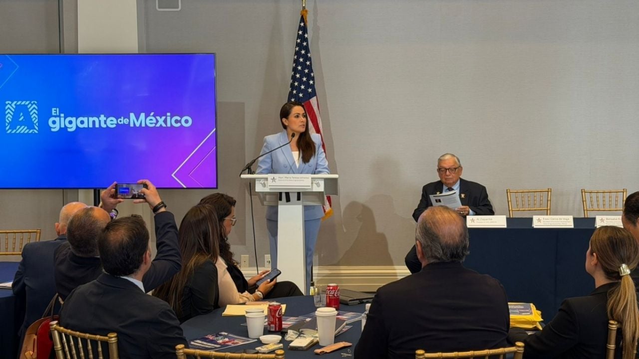 Gobernadora de Aguascalientes asiste al encuentro anual de la Cámara de Comercio México-EE. UU.
