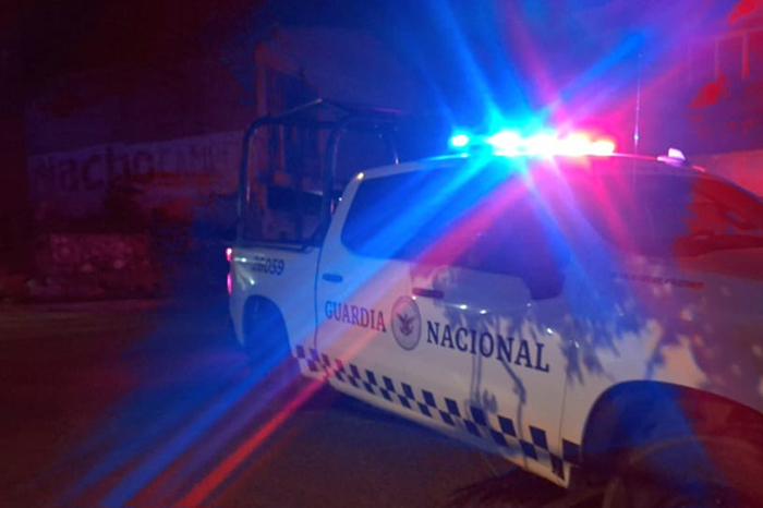 Hombre asesinado junto a la barda del aeropuerto en Uruapan, Michoacán