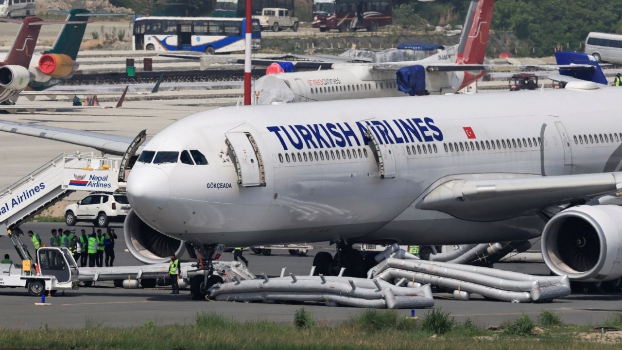 Incendio de avión de Turkish Airlines en aterrizaje en el aeropuerto de Katmandú