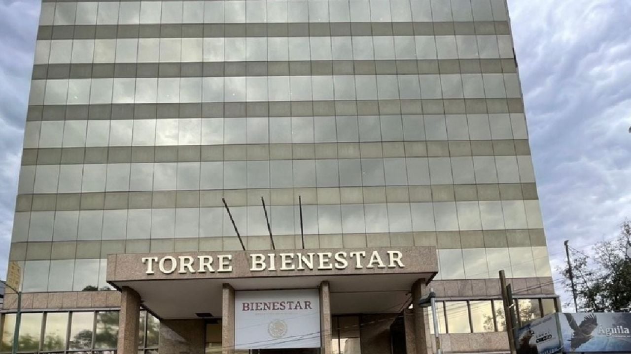 Incendio en Torre del Bienestar de CDMX tras cortocircuito; sin heridos