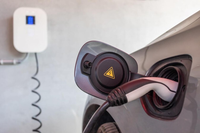 Instalación de cargadores para autos eléctricos en CDMX: requisitos legales y vecinales.